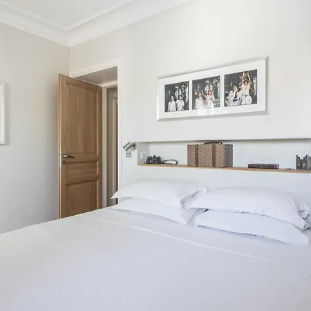 Апартаменты Rue De Bourgogne Iv By Onefinestay Париж