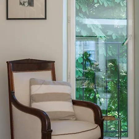 Апартаменты Rue De Bourgogne Iv By Onefinestay *