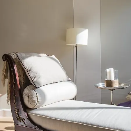 Апартаменты Rue De Bourgogne Iv By Onefinestay