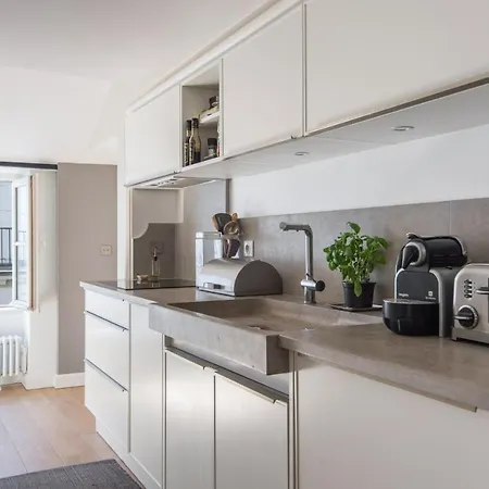 Апартаменты Rue De Bourgogne Iv By Onefinestay